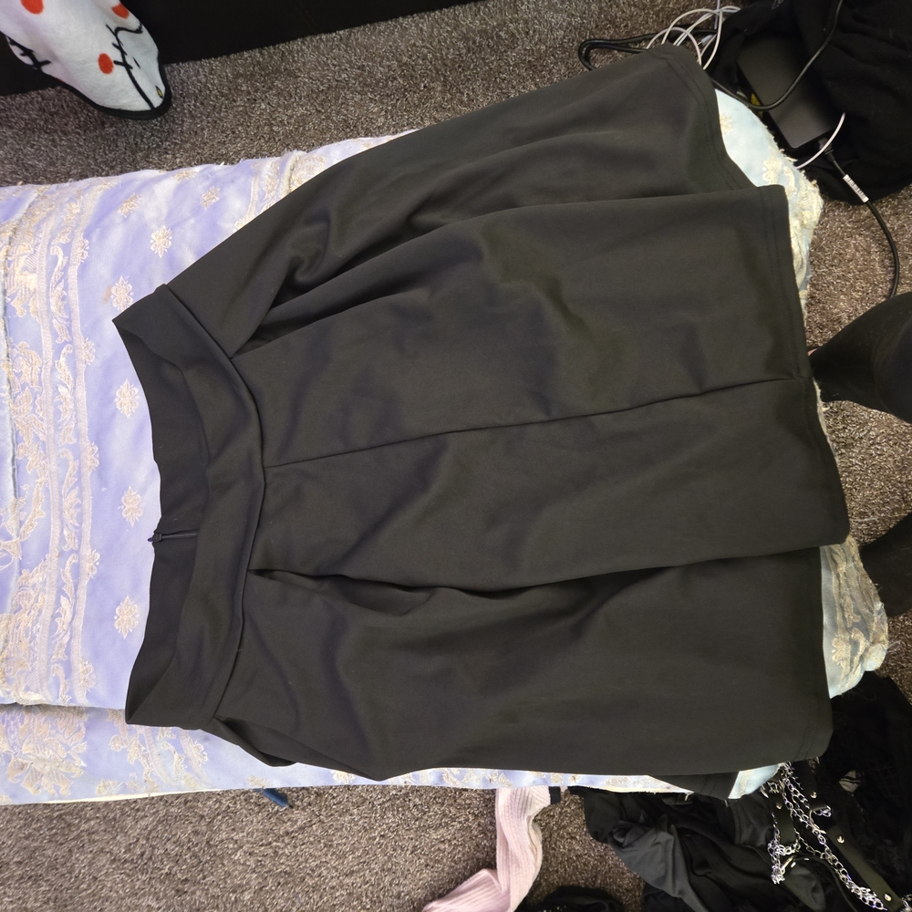 Elegant Black Pleated Skirt